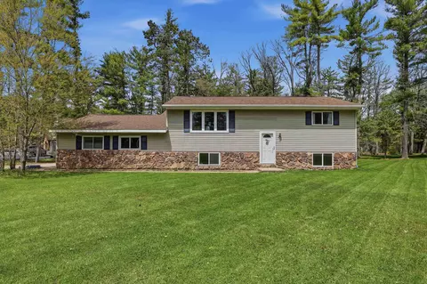2410 Hickory Dr, Plover, WI 54467