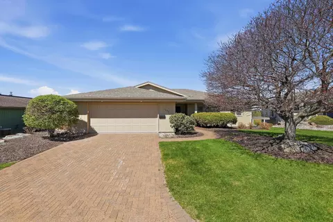 1038 Easthill Dr, Wausau, WI 54403
