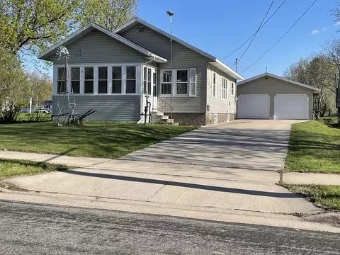 915 Western St, Marshfield, WI 54449