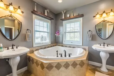 Bath - 171033 Mole Brook Rd, Ringle, WI 54471 photo 2 of 7