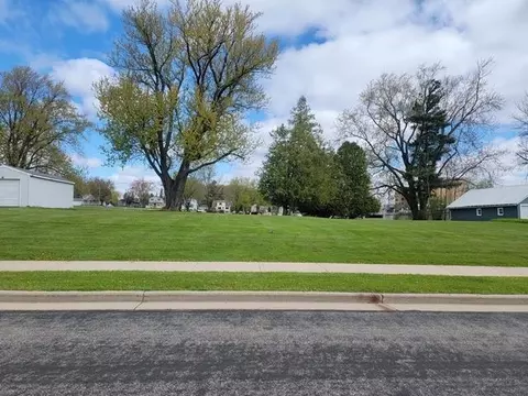 813 815 Western St, Marshfield, WI 54449