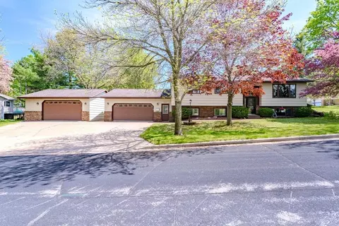 1501 Beechwood Dr, Wausau, WI 54401