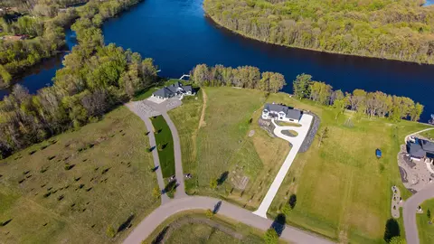 2127 Peninsula Pl, Junction City, WI 54443