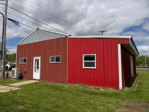 102 E Main St, Spencer, WI 54479