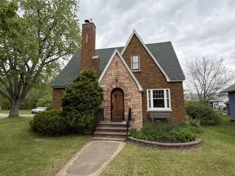 1203 Royalton St, Waupaca, WI 54981
