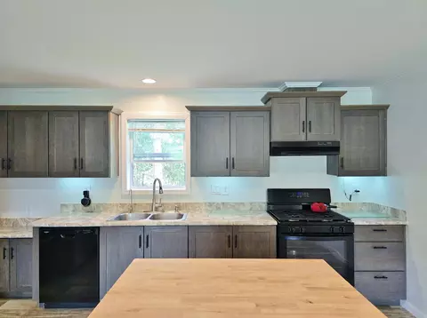 Kitchen - 4918 Meadow Ln, Vesper, WI 54489 photo 2 of 2