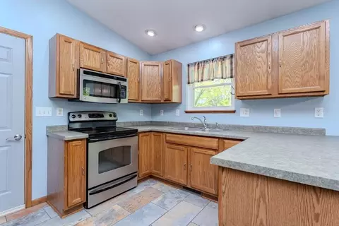 Kitchen - 5406 Sunset St, Weston, WI 54476 photo 4 of 5