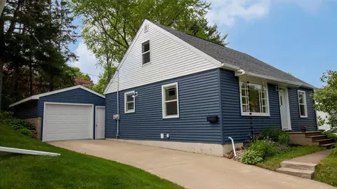 206 N 10th Ave, Wausau, WI 54401