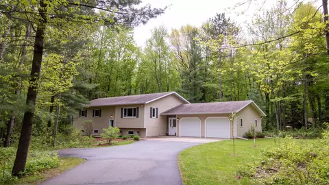 223135 Barberry Ct, Wausau, WI 54401