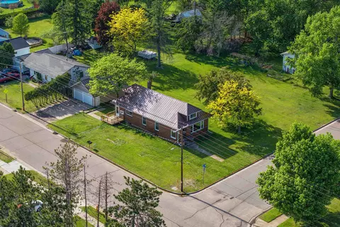 424 Maple St, Nekoosa, WI 54457