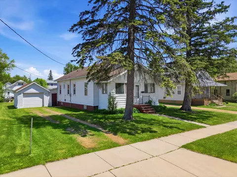 607 W Arnold St, Marshfield, WI 54449
