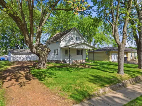 1108 N Walnut Ave, Marshfield, WI 54449