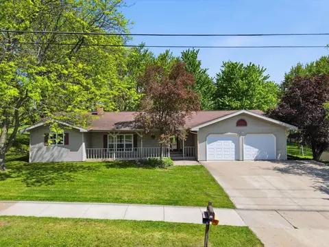 621 W Upham St, Marshfield, WI 54449