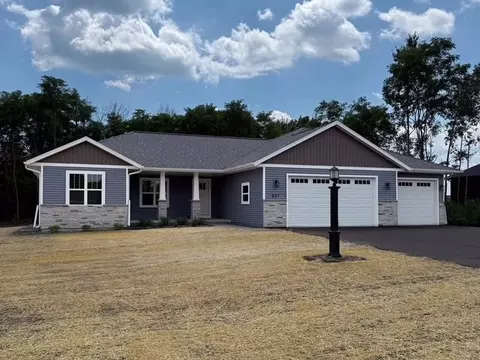 621 Amberwood Way, Plover, WI 54467