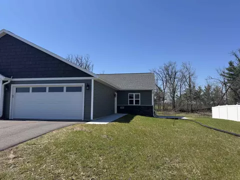 980 Morning Star Ln, Plover, WI 54467
