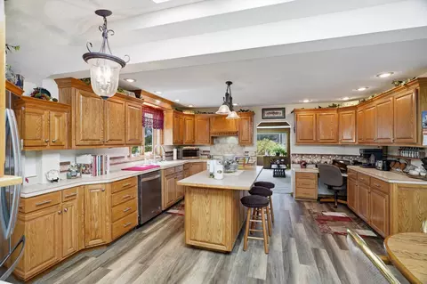 1811 E 4th St, Marshfield, WI 54449 photo 9