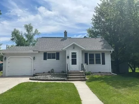 611 Farwell Ave, Antigo, WI 54409