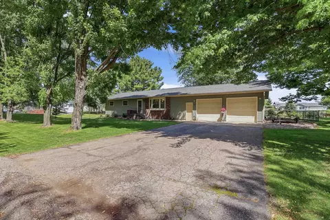 417 Chapley Ave, Junction City, WI 54443