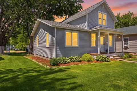 912 S Maple Ave, Marshfield, WI 54449