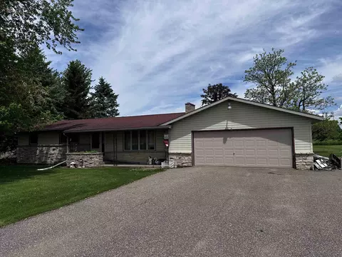 520 E Clark St, Unity, WI 54488