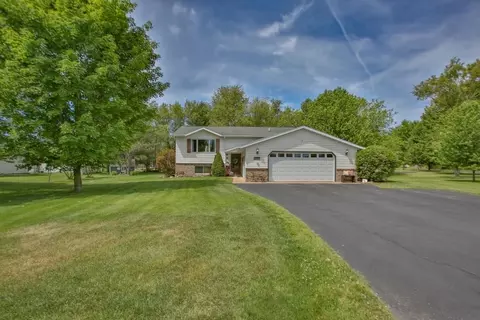 2167 Meadow Dr, Kronenwetter, WI 54455