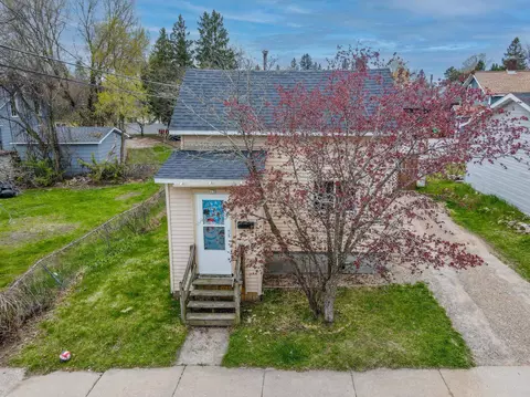 15 W Montrose St W, Rhinelander, WI 54501
