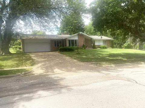 801 Chestnut St, Marathon, WI 54448
