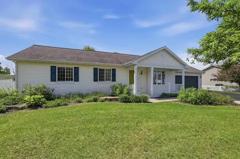 2179 Kowalski Rd, Kronenwetter, WI 54455
