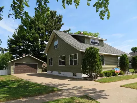 1208 E 9th St, Merrill, WI 54452