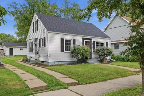 908 S Peach St, Marshfield, WI 54449