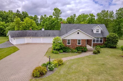 211 River Rd, Marathon, WI 54448