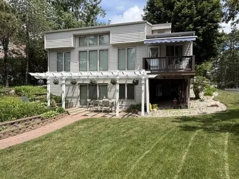 2740 Sunset Blvd, Stevens Point, WI 54481