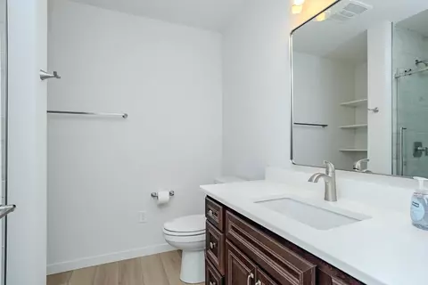 Bath - 1400 Park Dr, Schofield, WI 54476 photo 1 of 6