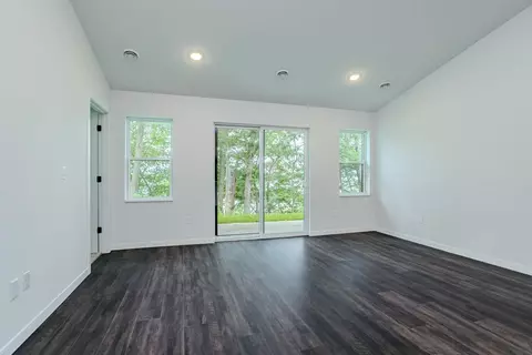 Living - 1398 Park Dr, Schofield, WI 54476 photo 2 of 2