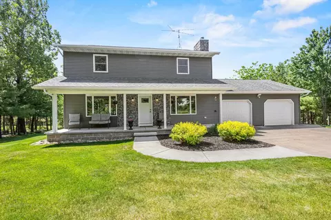 7691 Merryland Dr, Rosholt, WI 54473
