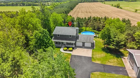 7691 Merryland Dr, Rosholt, WI 54473