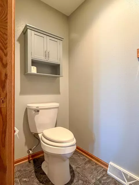 Bath - 5404 Willow St, Weston, WI 54476 photo 5 of 10