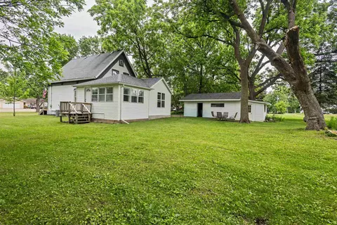 265 S Jackson St, Iola, WI 54945