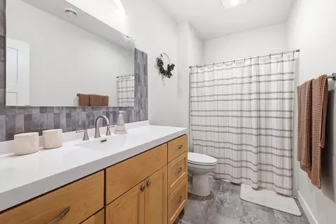 Bath - 540 Washington Ave, Stevens Point, WI 54481 photo 3 of 3
