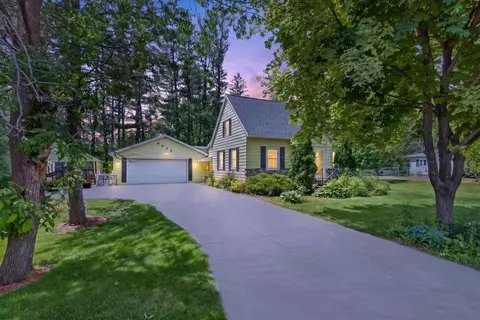 6925 Grotto Ave, Rudolph, WI 54475