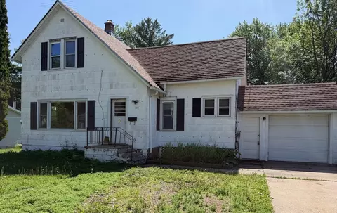 709 S Ash Ave, Marshfield, WI 54449