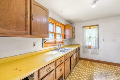 Kitchen - 1925 Schofield Ave, Schofield, WI 54476 photo 2 of 4