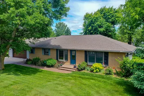 206 W Cedar St, Abbotsford, WI 54405