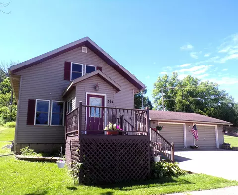 314 E 6th St, Neillsville, WI 54456