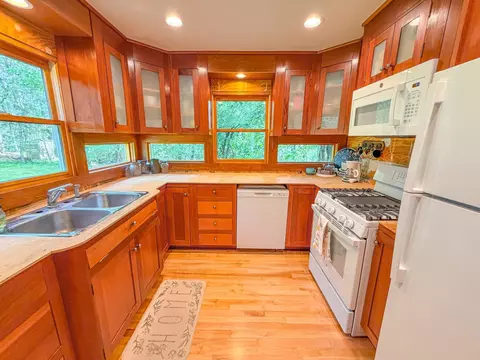 Kitchen - w7675 County Road West, Phillips, WI 54555 photo 5 of 9