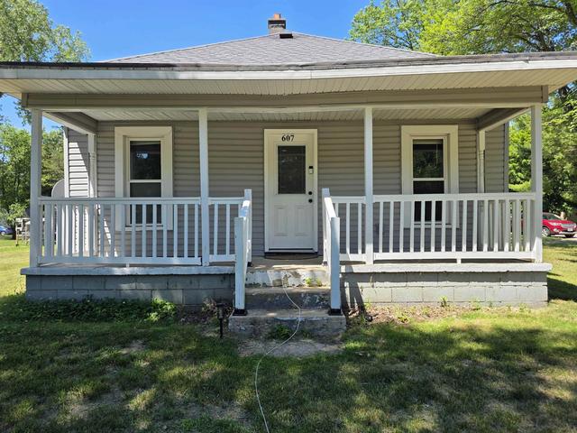 607 S Miller St, Oxford, WI 53952