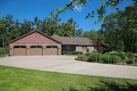 1424 Oxbow Rd, Stevens Point, WI 54482