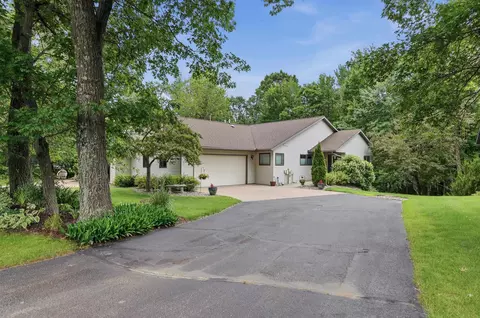 3301 Yvonne Dr, Stevens Point, WI 54481
