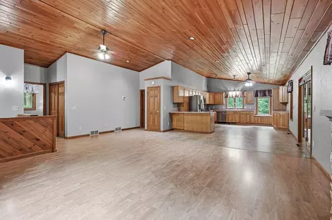 Living - 3475 Oak Hill Ln, Eagle River, WI 54521 photo 5 of 8