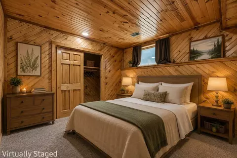 Bedroom - 3475 Oak Hill Ln, Eagle River, WI 54521 photo 5 of 6